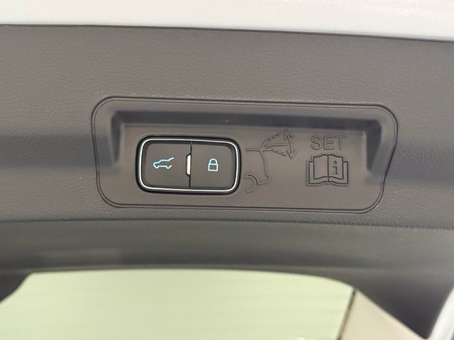 New 2026 Ford Explorer Active RWD image 28