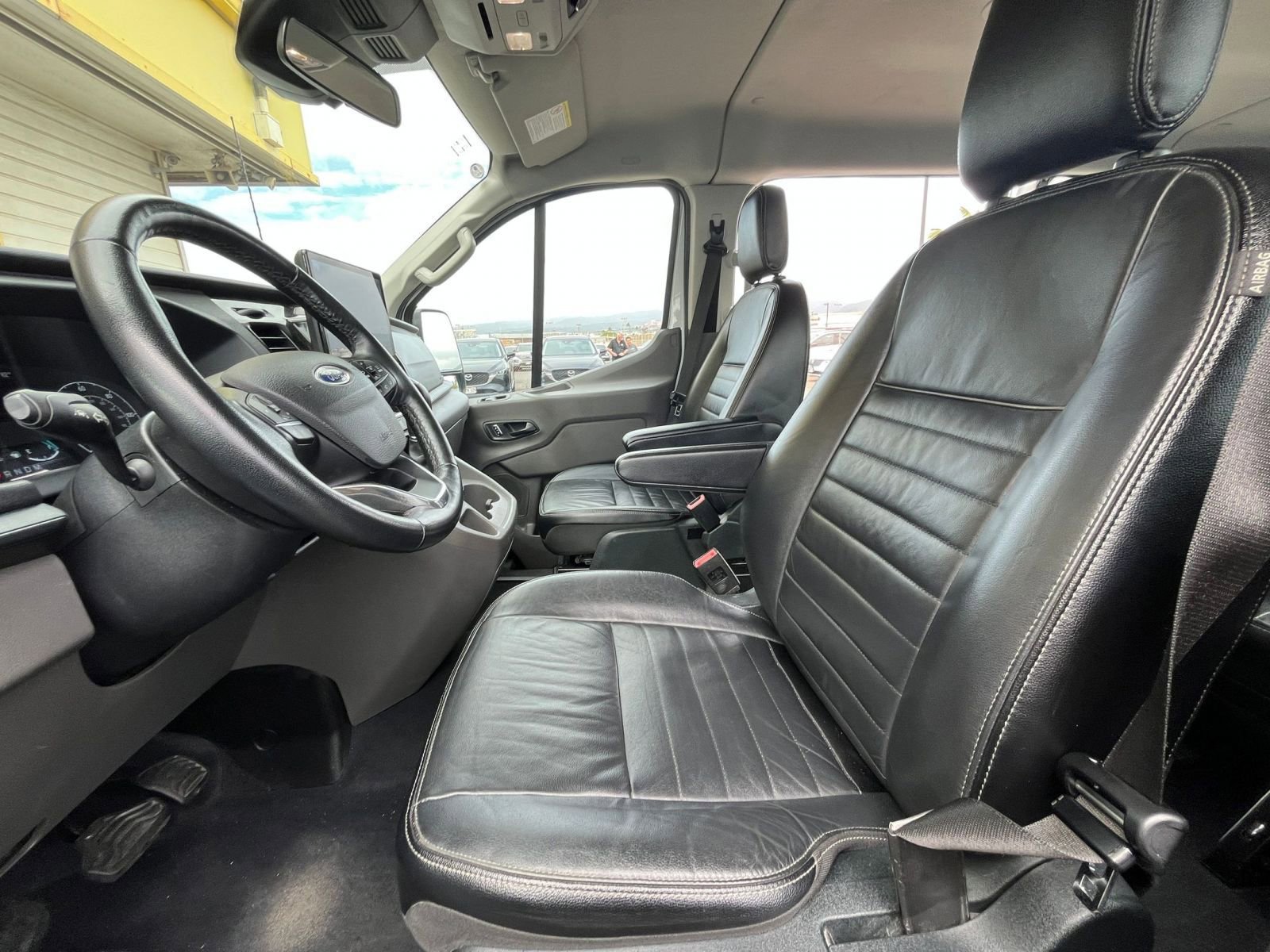 Used 2023 Ford Transit 350 XLT image 28