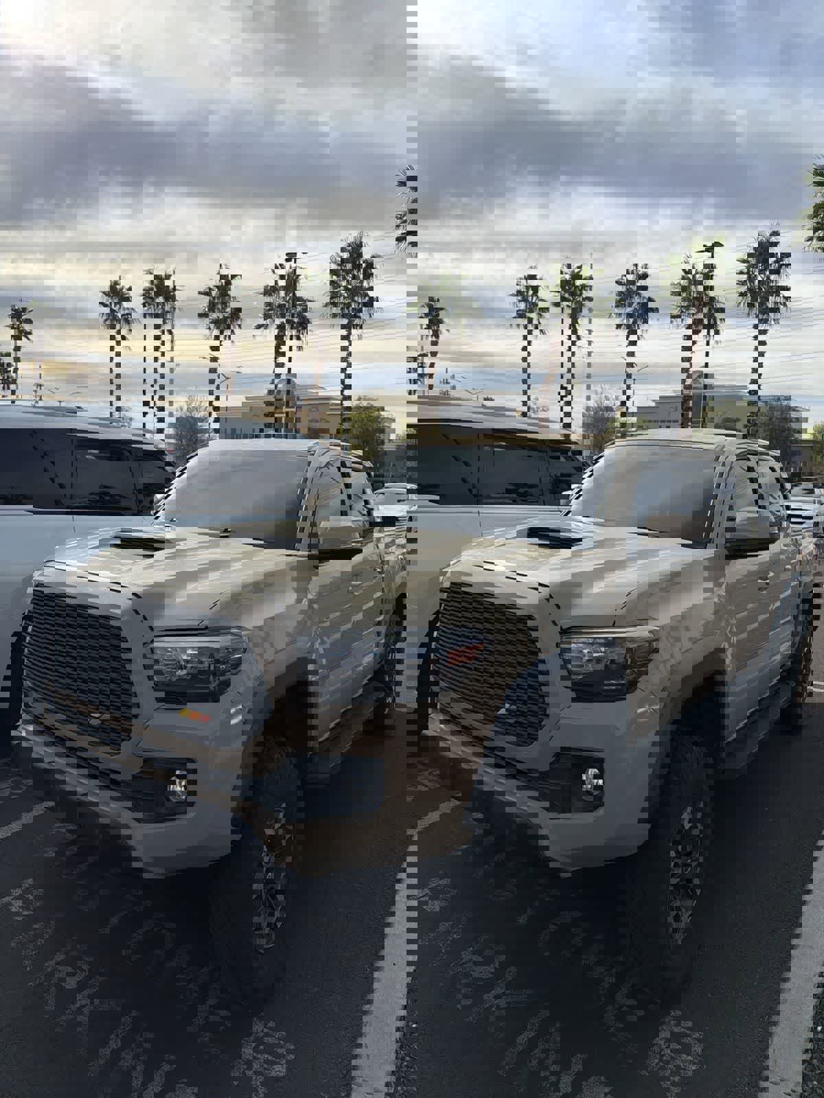 Used 2017 Toyota Tacoma TRD Off-Road w/ Tow Package image 2