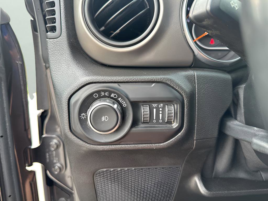 Used 2019 Jeep Wrangler Sport S image 21