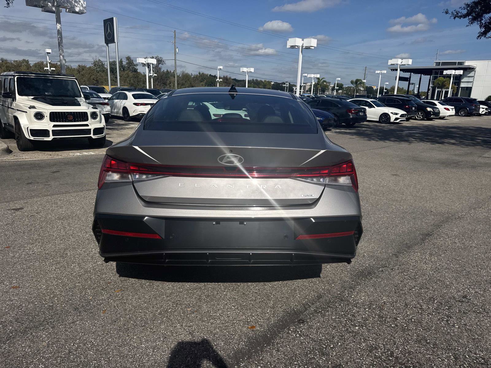 Used 2024 Hyundai Elantra Limited image 4