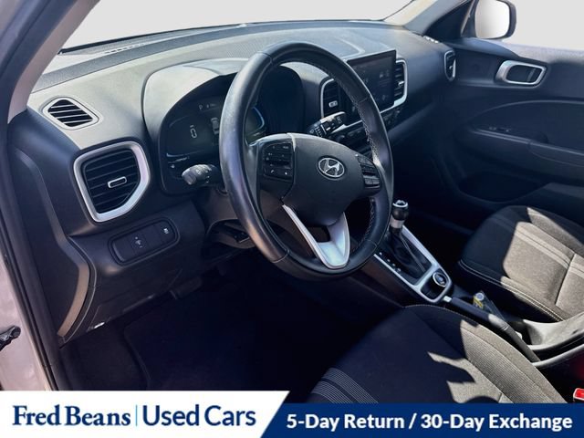 Used 2024 Hyundai Venue SEL FWD image 12
