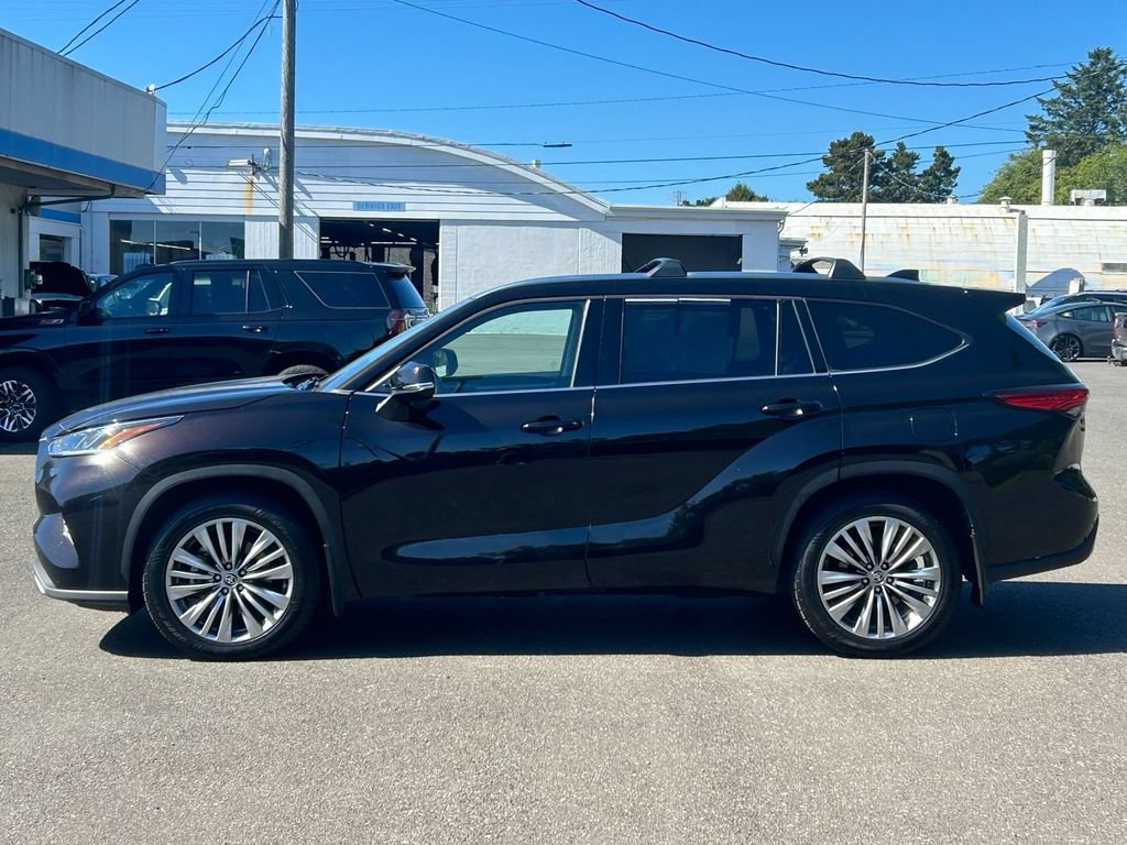 Used 2022 Toyota Highlander Platinum AWD/4WD image 8