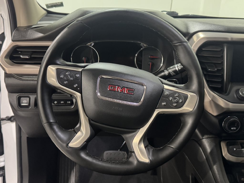 Used 2023 GMC Acadia Denali FWD image 4