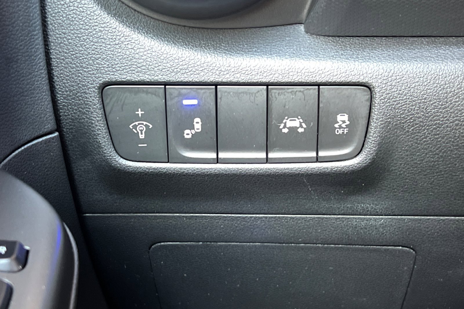 Used 2021 Hyundai Kona SEL w/ Cargo Package image 36