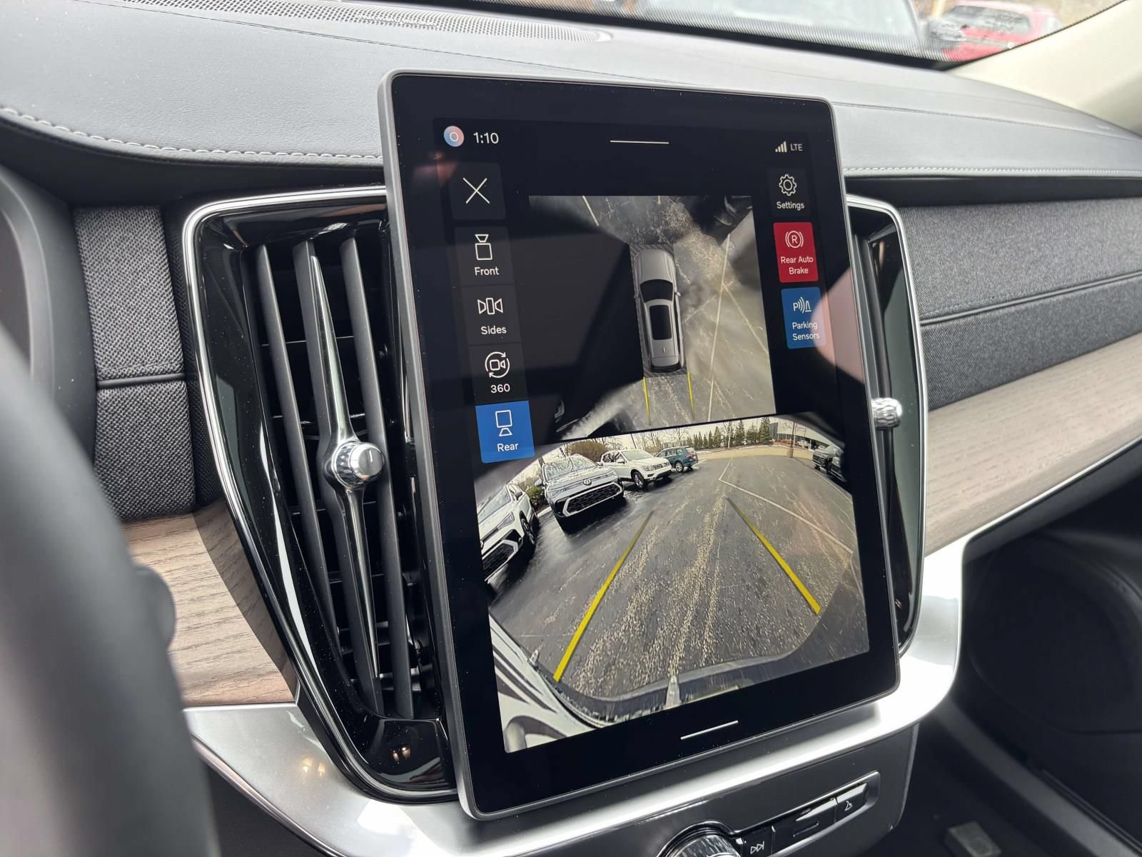 New 2026 Volvo XC90 B6 Plus w/ Protection Package Premier AWD/4WD image 21