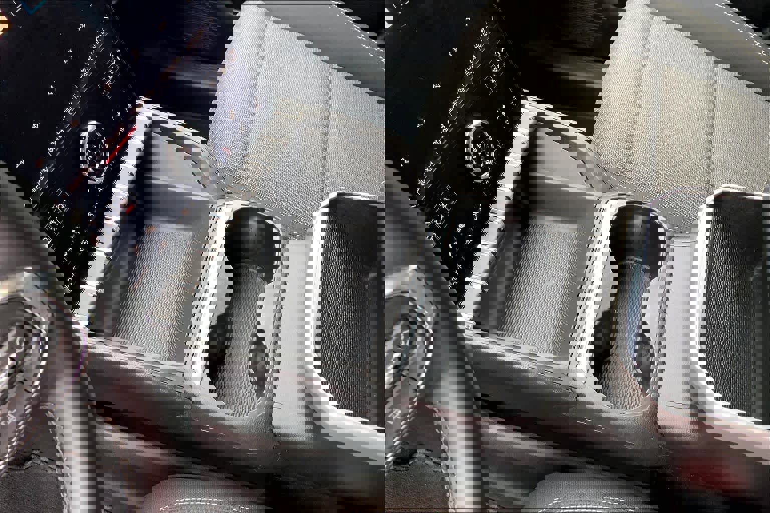 Used 2025 GMC Terrain Elevation image 17