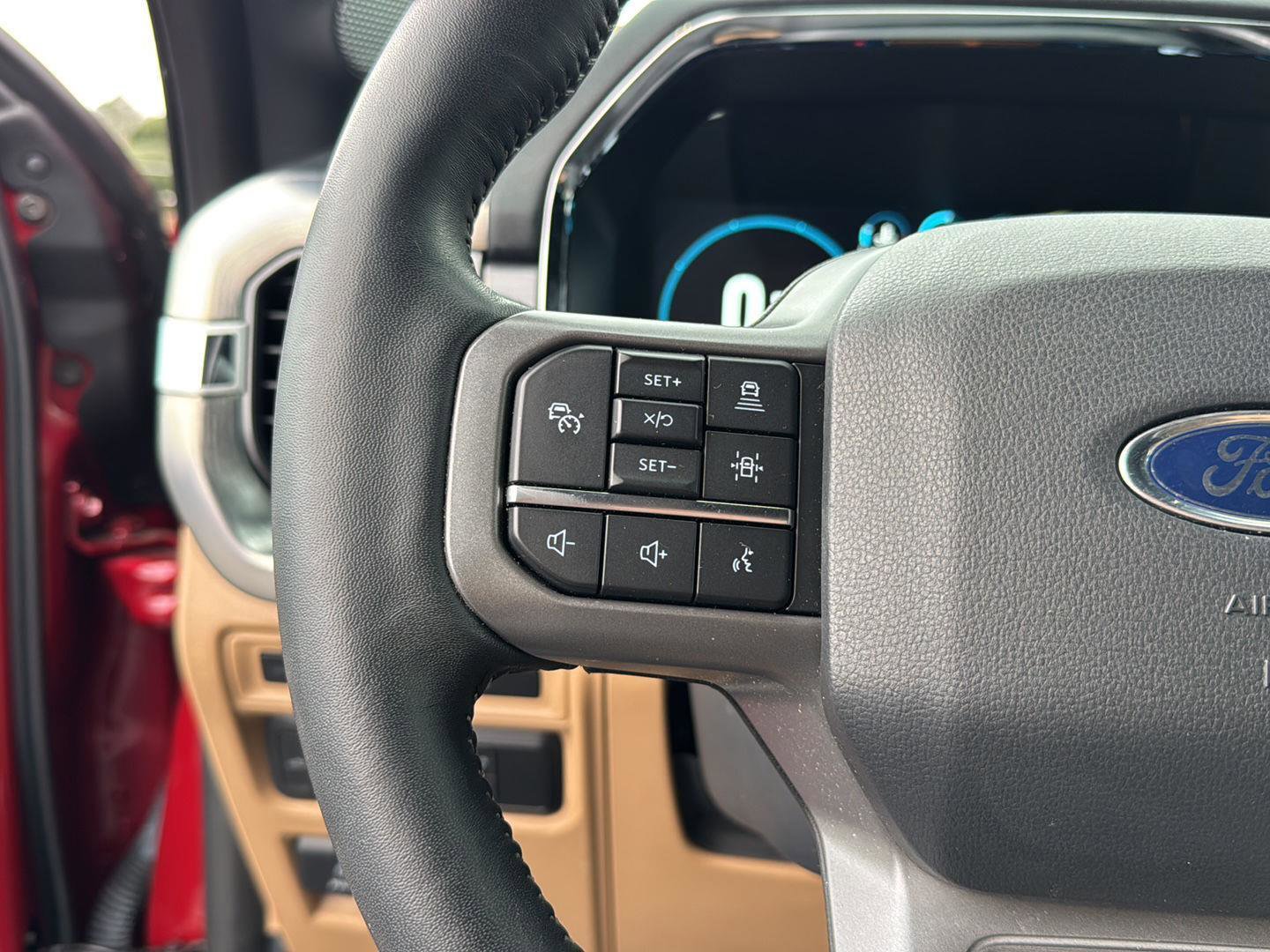 Used 2022 Ford F150 Lariat w/ Equipment Group 502A High image 17