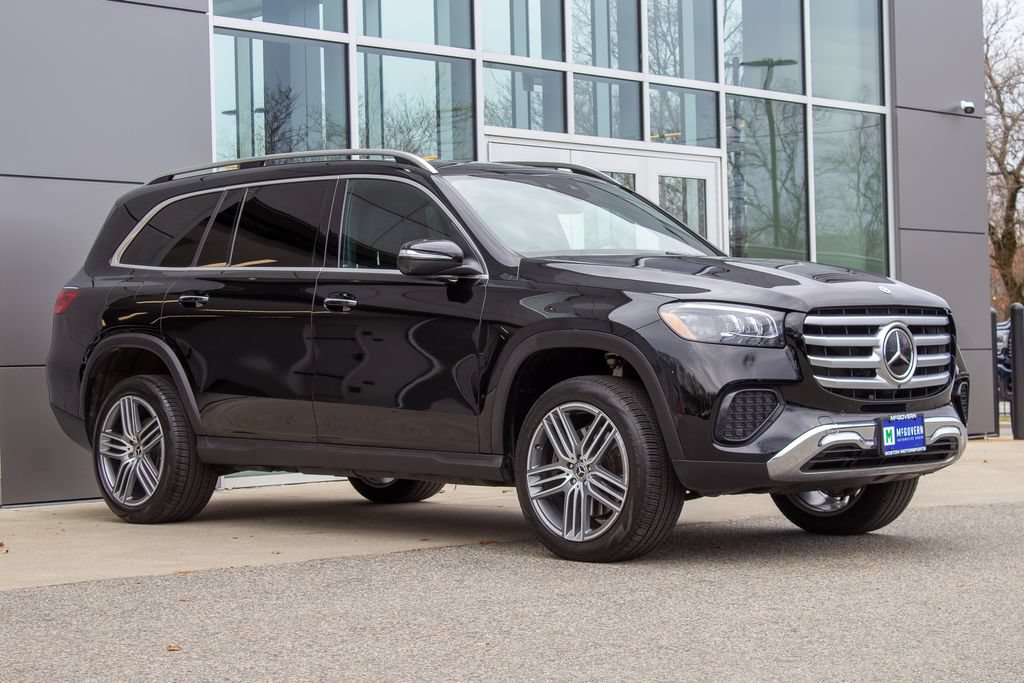 Used 2025 Mercedes-Benz GLS 450 4MATIC image 3
