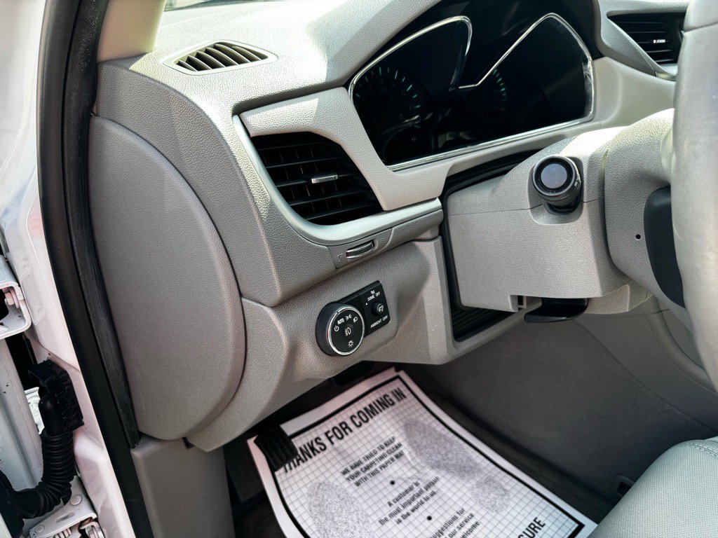 Used 2016 Chevrolet Traverse LT w/ Style and Technology Package image 19
