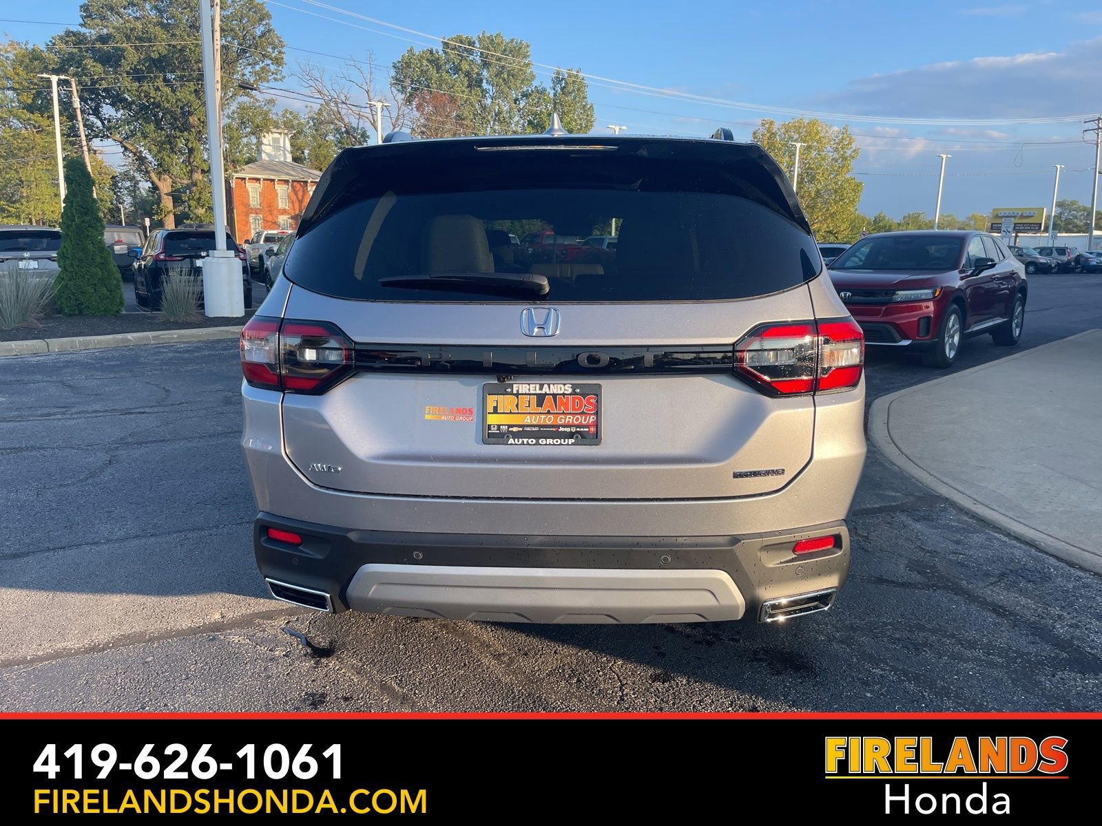 New 2025 Honda Pilot Touring image 7