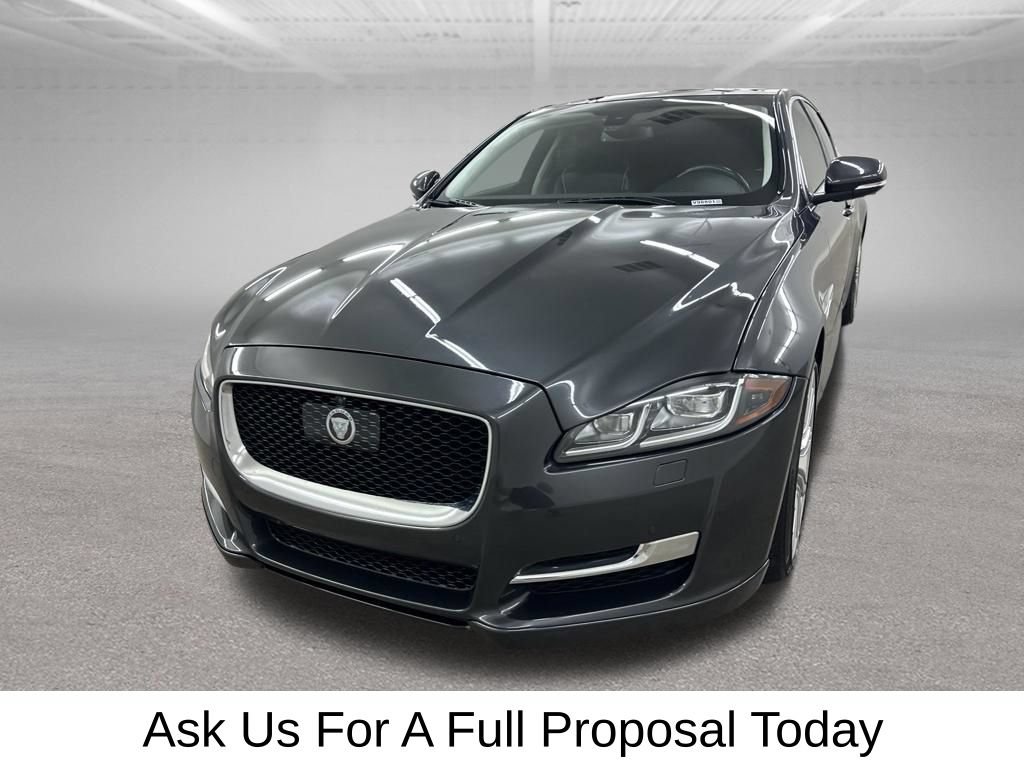 Used 2016 Jaguar XJ R-Sport AWD/4WD image 5