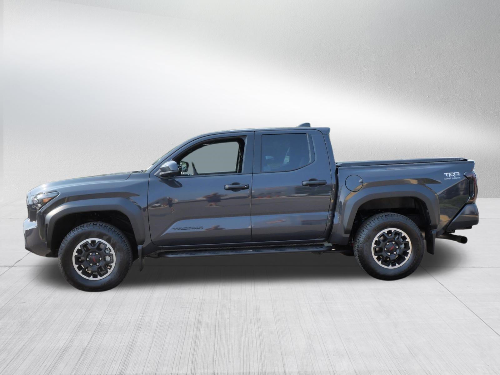 Certified 2025 Toyota Tacoma TRD Off-Road AWD/4WD image 5