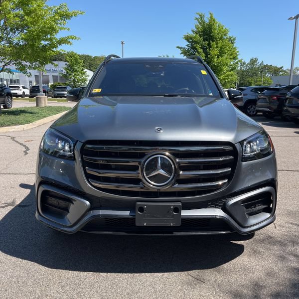 Used 2025 Mercedes-Benz GLS 580 4MATIC image 8