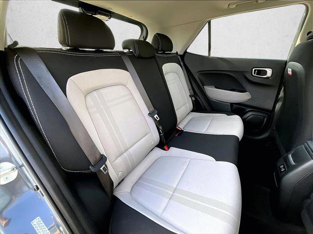 Used 2024 Hyundai Venue SEL FWD image 29