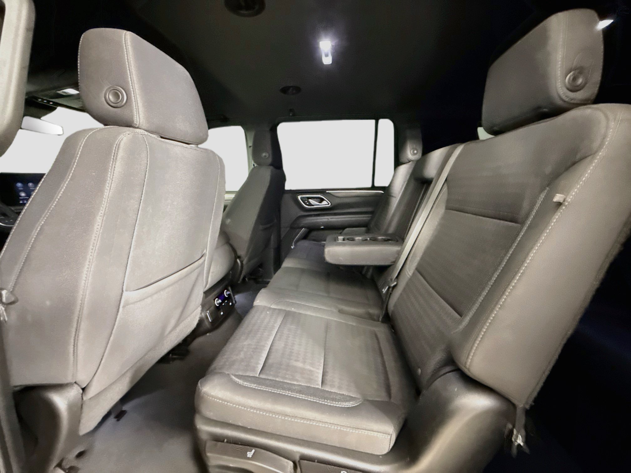 Used 2023 Chevrolet Suburban LS RWD image 25