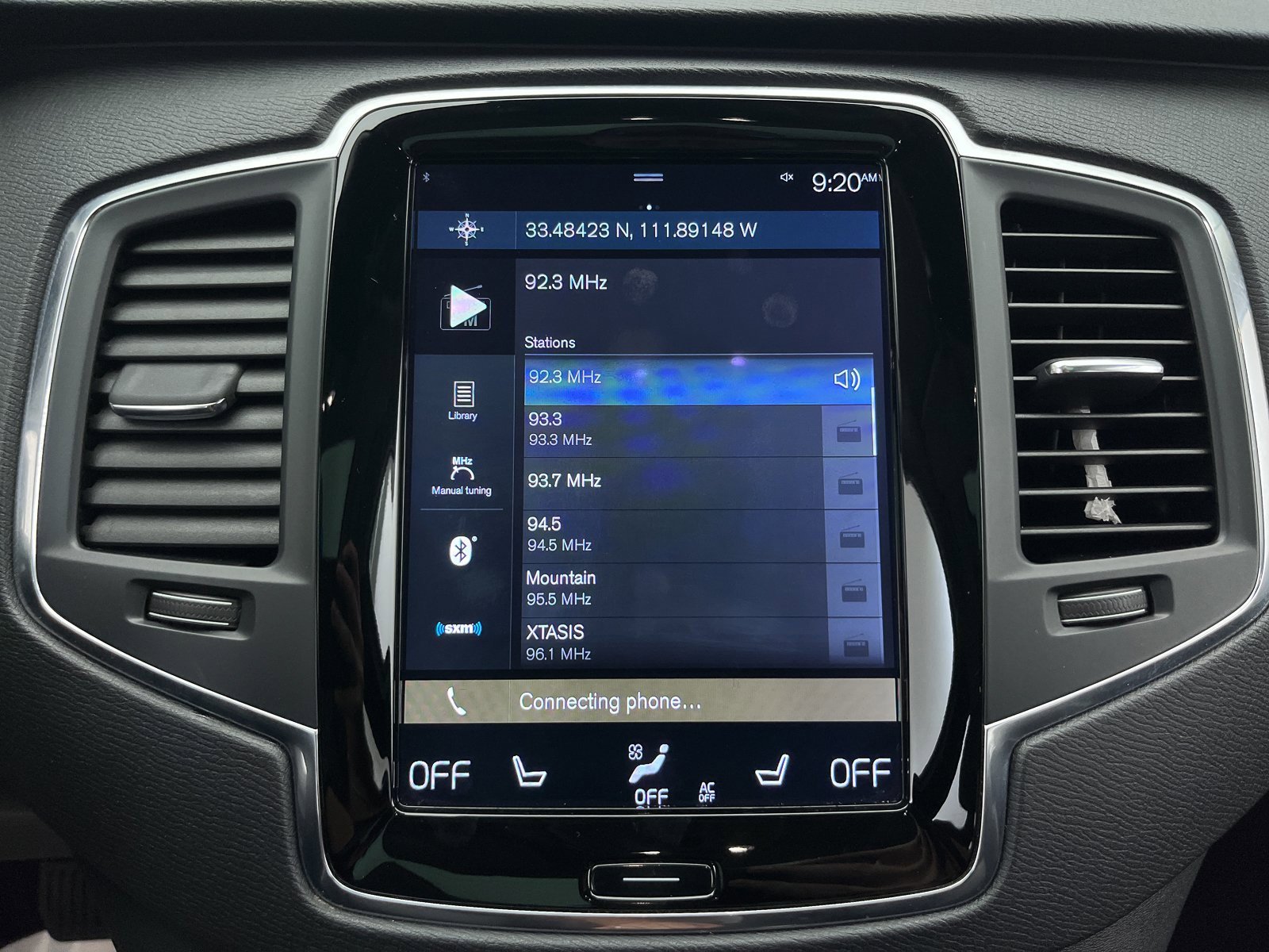 Used 2016 Volvo XC90 T6 Momentum w/ Vision Package image 18