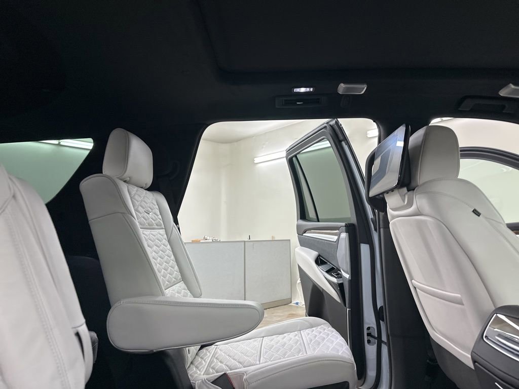 New 2026 Cadillac Escalade Platinum Sport w/ LPO, ONYX Package image 22