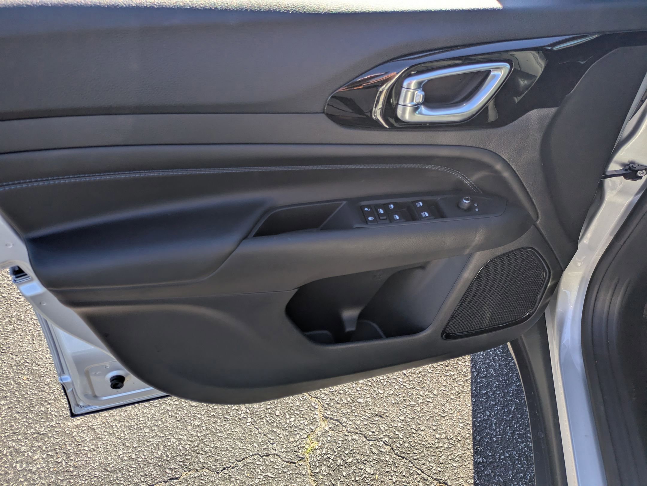New 2026 Jeep Compass Latitude image 10
