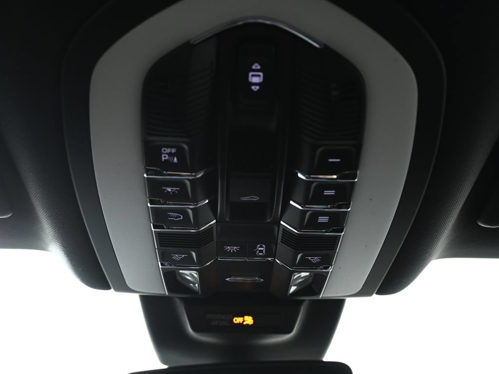 Used 2026 Porsche Macan AWD/4WD image 21