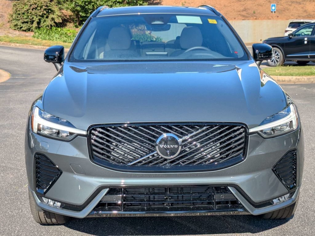New 2026 Volvo XC60 B5 Plus w/ Protection Package Premier AWD/4WD image 9