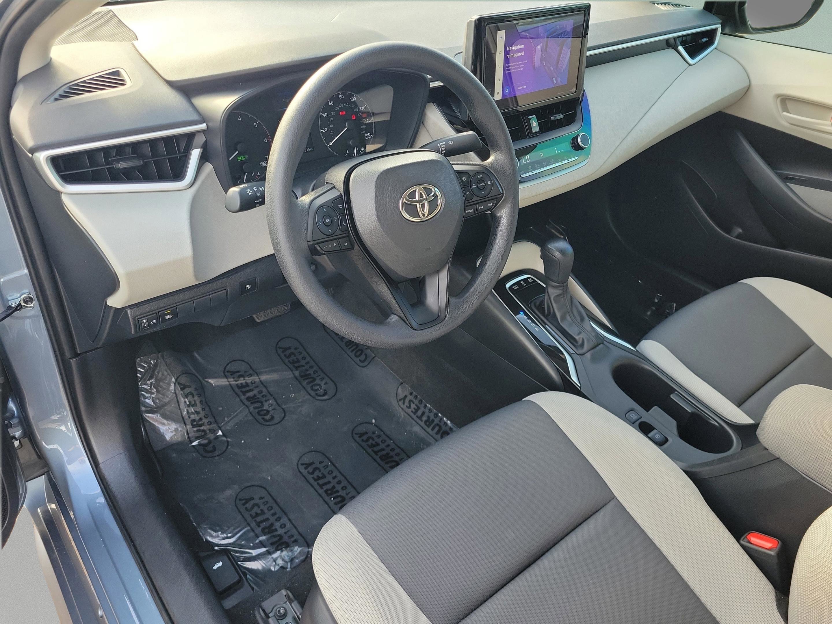 Used 2025 Toyota Corolla LE w/ Convenience Package image 20