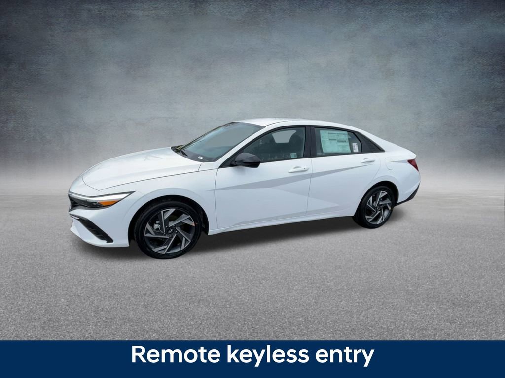 New 2025 Hyundai Elantra SEL image 9