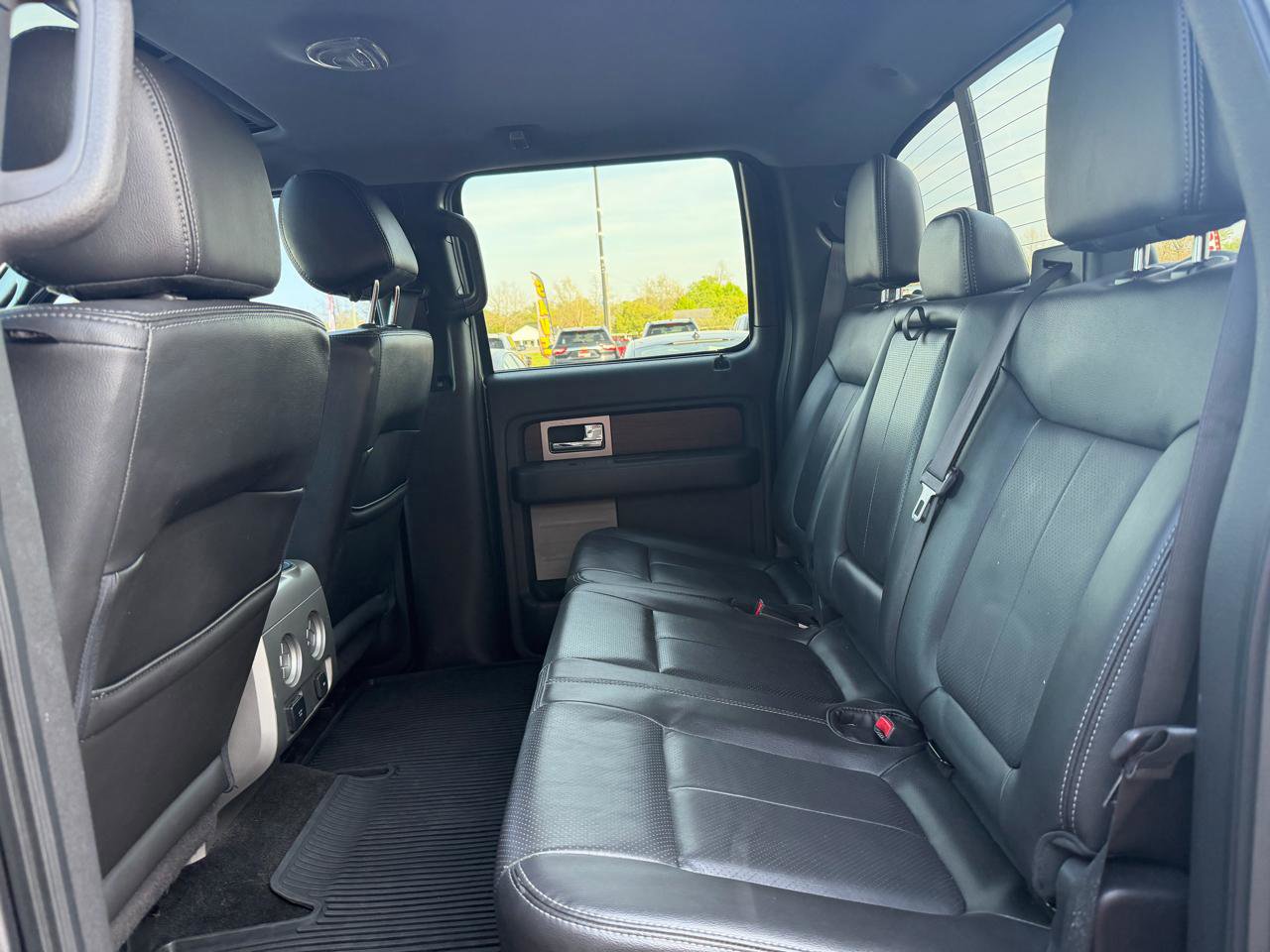 Used 2014 Ford F150 Lariat w/ Equipment Group 502A Luxury AWD/4WD image 17