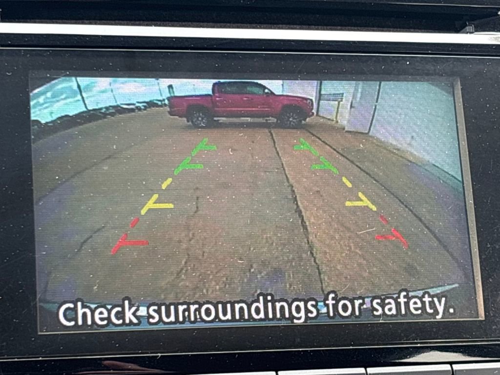 Used 2017 Nissan Rogue S image 11