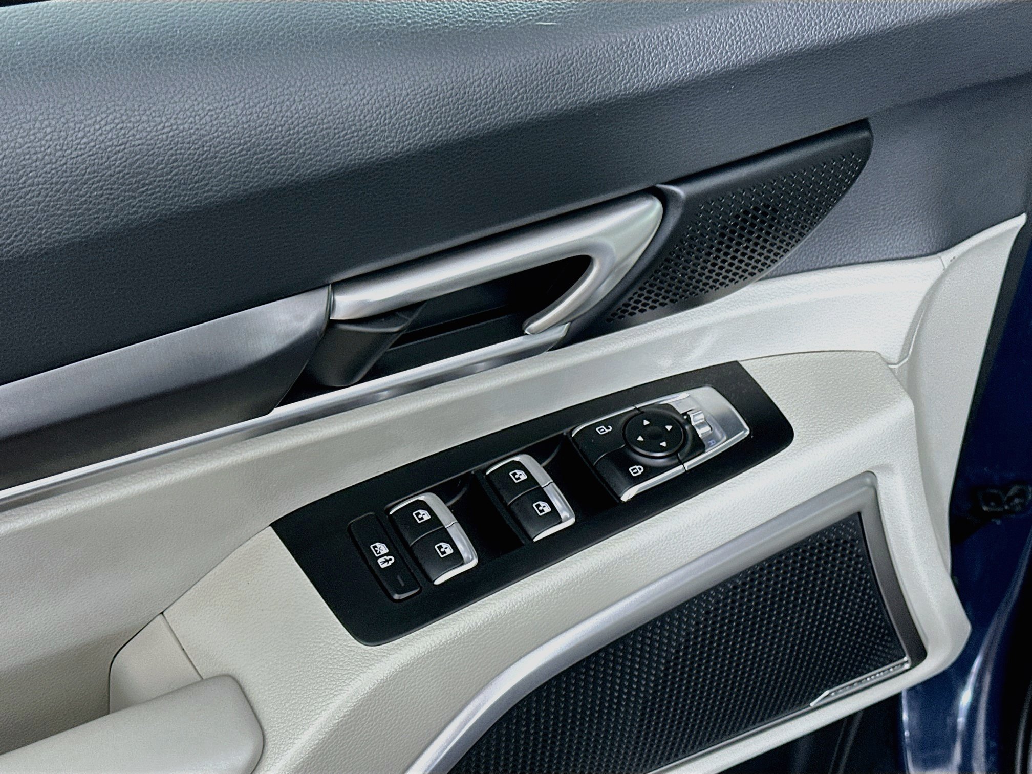 Used 2025 Kia Telluride S FWD image 15