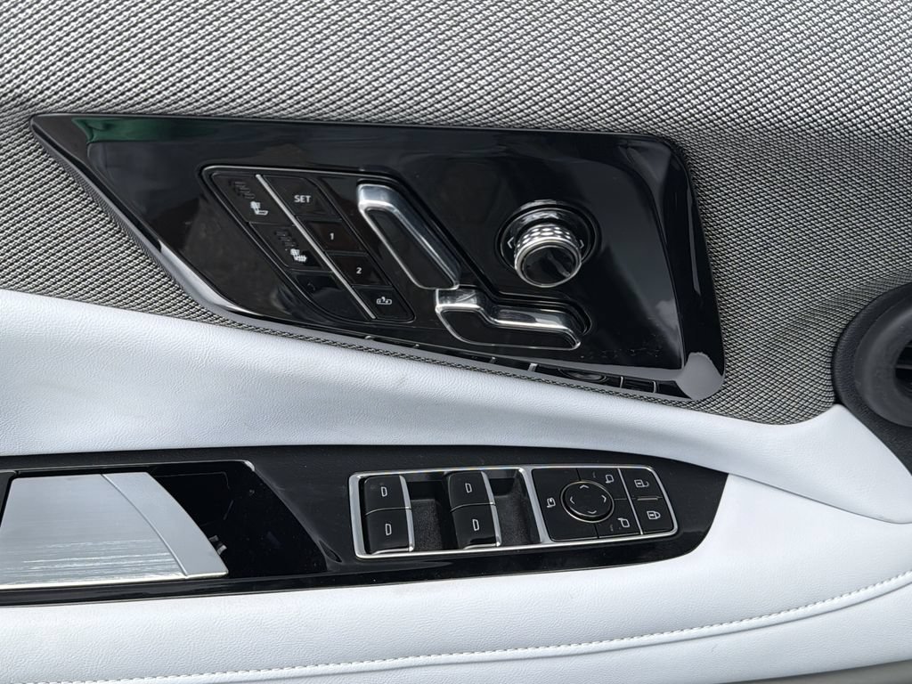 New 2027 Cadillac Optiq Luxury AWD/4WD image 21