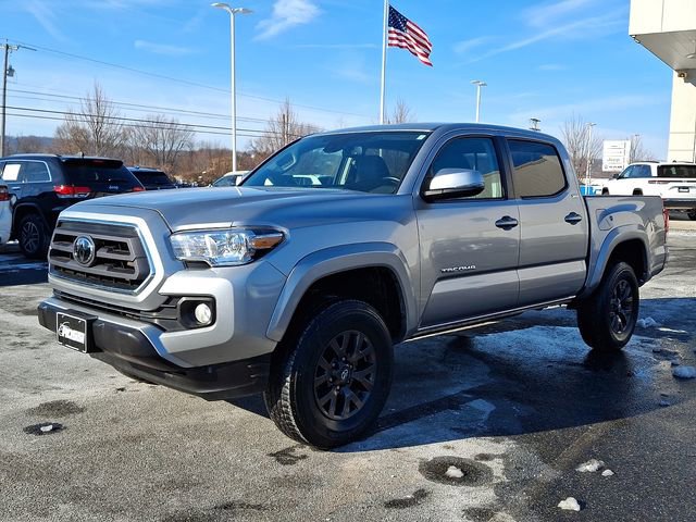 Used 2023 Toyota Tacoma SR5 w/ Technology Package image 4