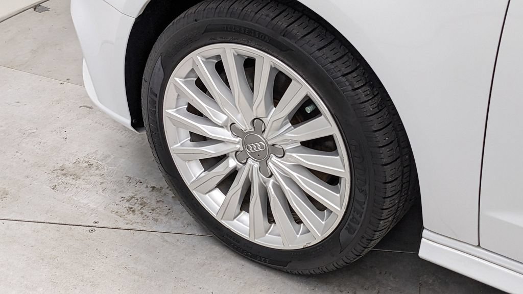 Used 2018 Audi A3 e-tron Prestige w/ Prestige Package FWD image 5