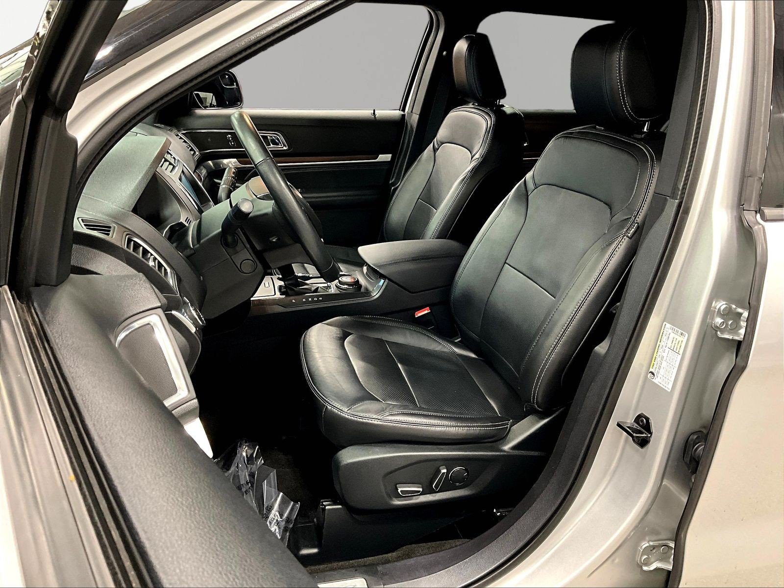 Used 2018 Ford Explorer Limited AWD/4WD image 21