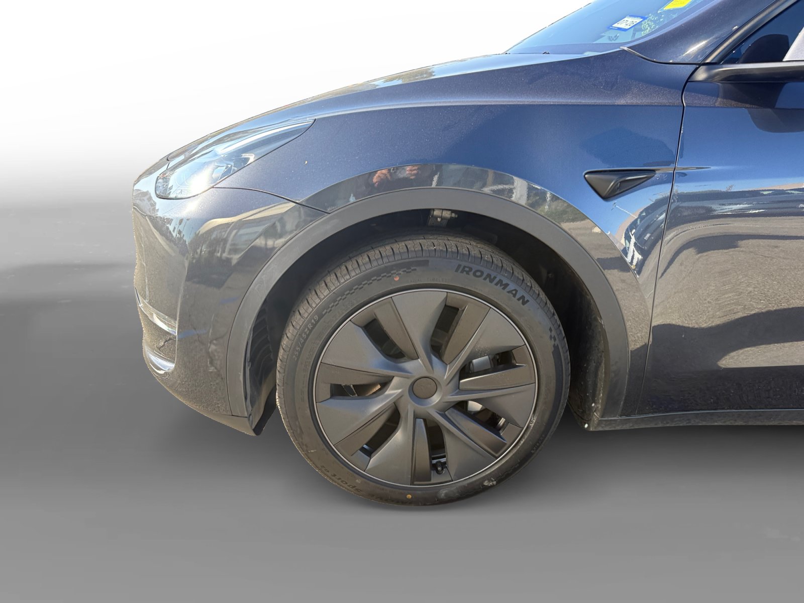 Used 2024 Tesla Model Y 2WD image 9