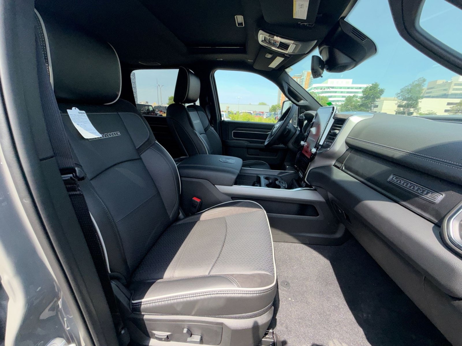 New 2026 RAM 2500 Laramie AWD/4WD image 27