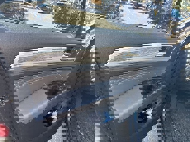 Used 2022 Volkswagen Atlas Cross Sport SE w/ Panoramic Sunroof Package image 17