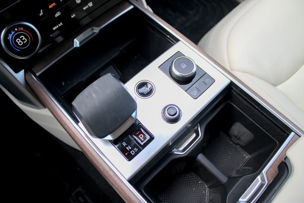 Used 2023 Land Rover Range Rover Long Wheelbase Autobiography image 17