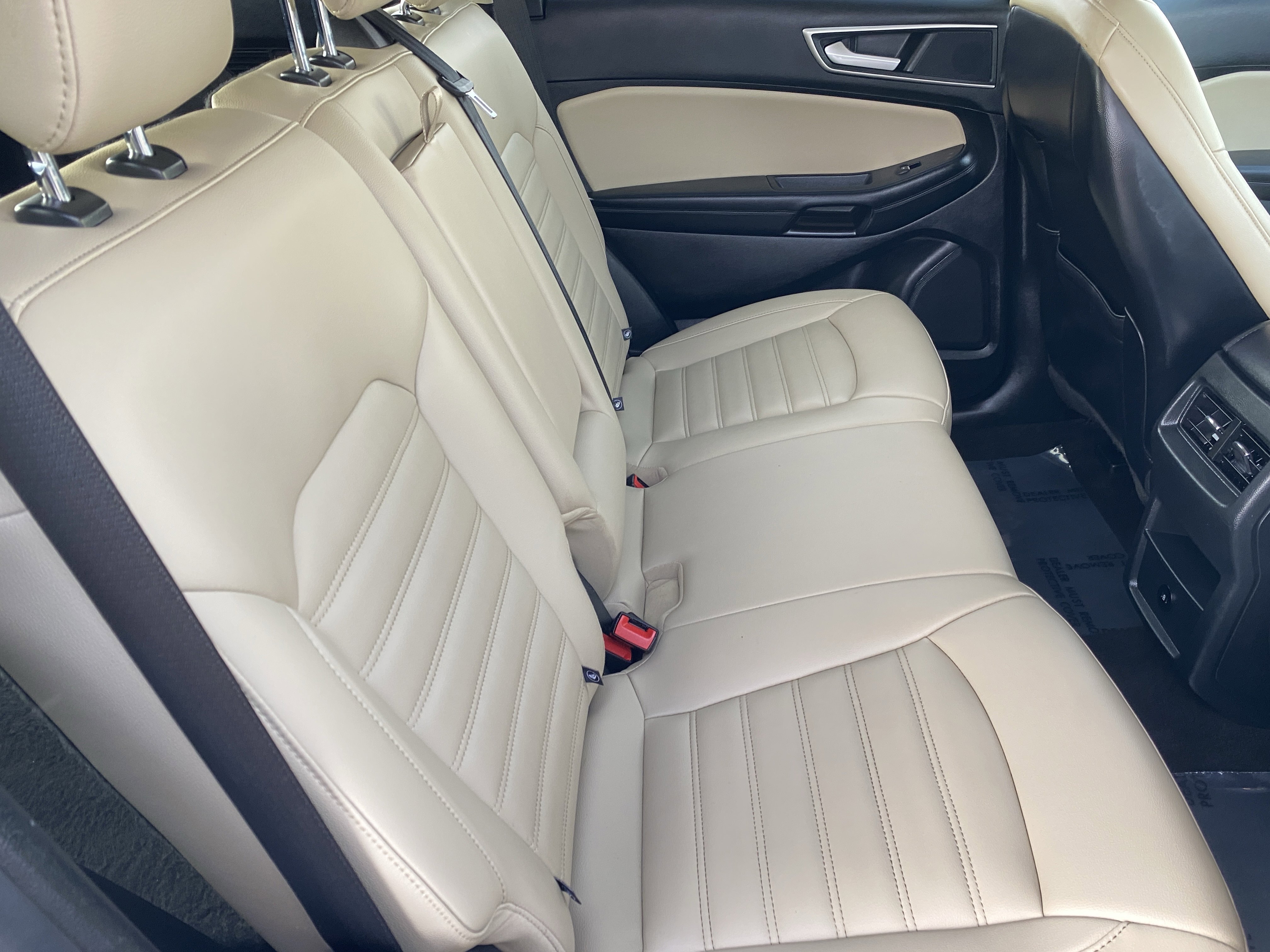 Used 2024 Ford Edge SEL image 11