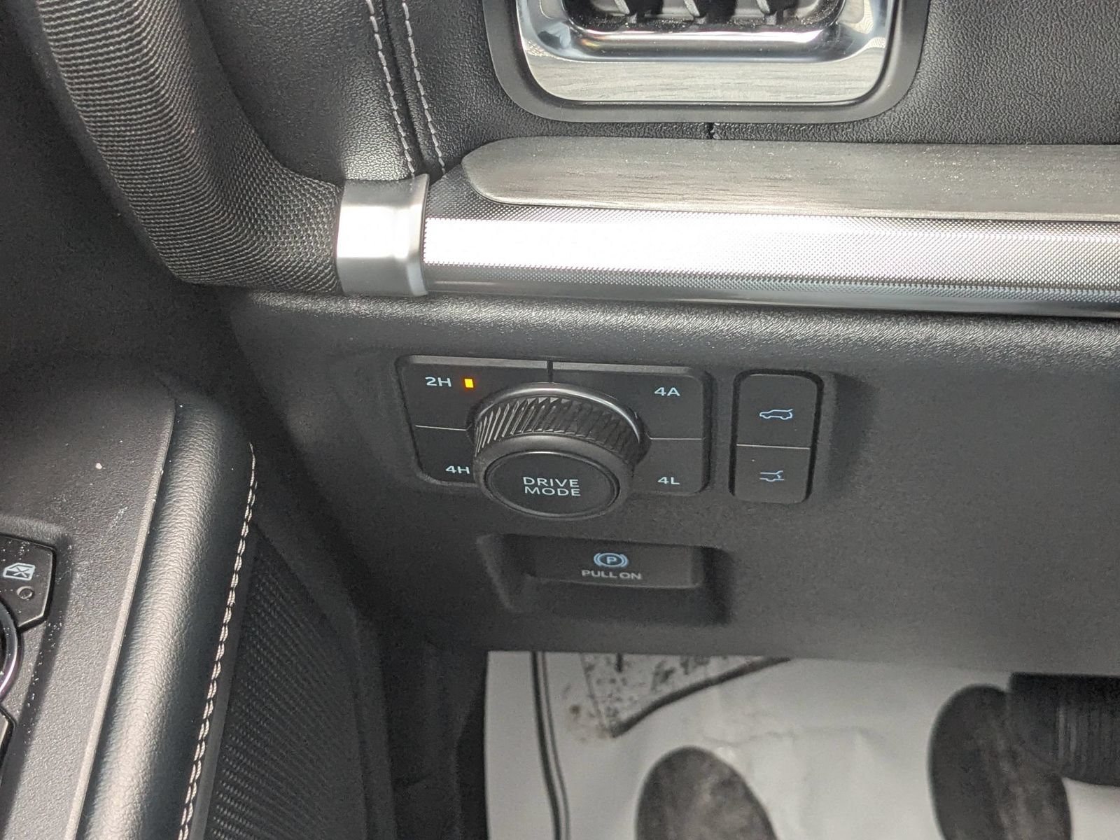 Used 2025 Ford Expedition Platinum AWD/4WD image 16