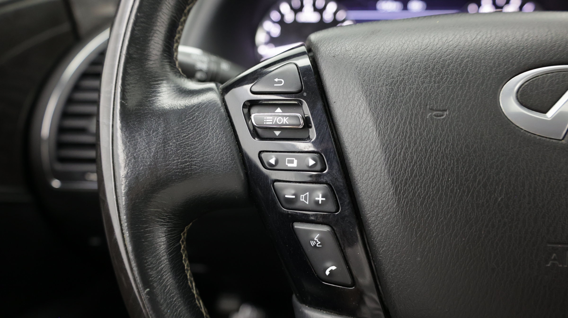 Used 2021 INFINITI QX80 Luxe RWD image 25