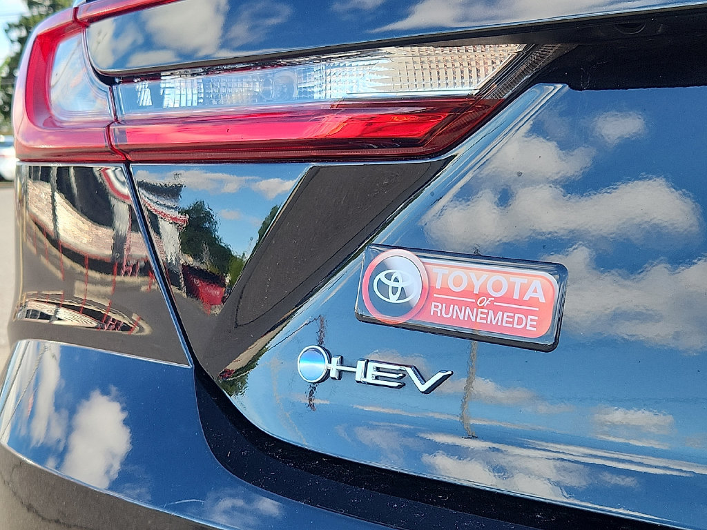 Certified 2026 Toyota Camry SE FWD image 32