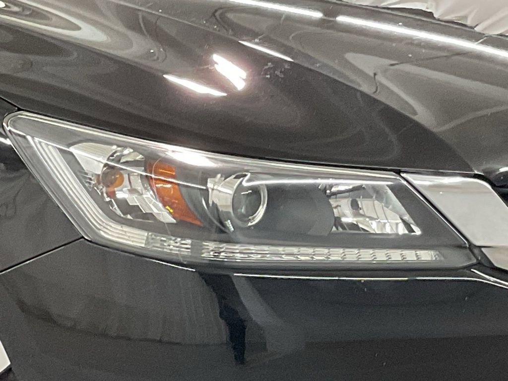 Used 2015 Honda Accord LX image 29