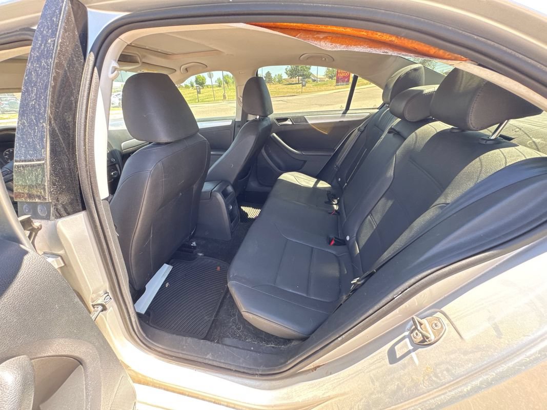 Used 2011 Volkswagen Jetta TDI FWD image 12