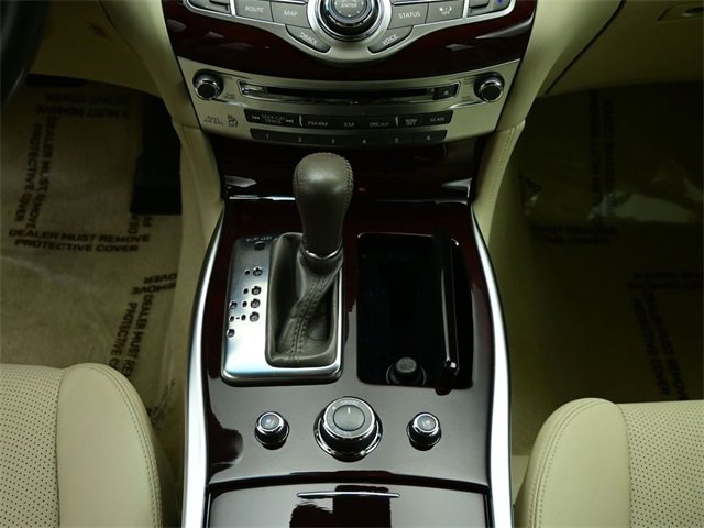 Used 2017 INFINITI Q70 3.7 image 7