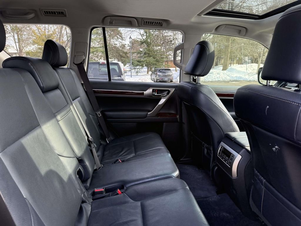 Used 2018 Lexus GX 460 Premium w/ Premium Package image 16
