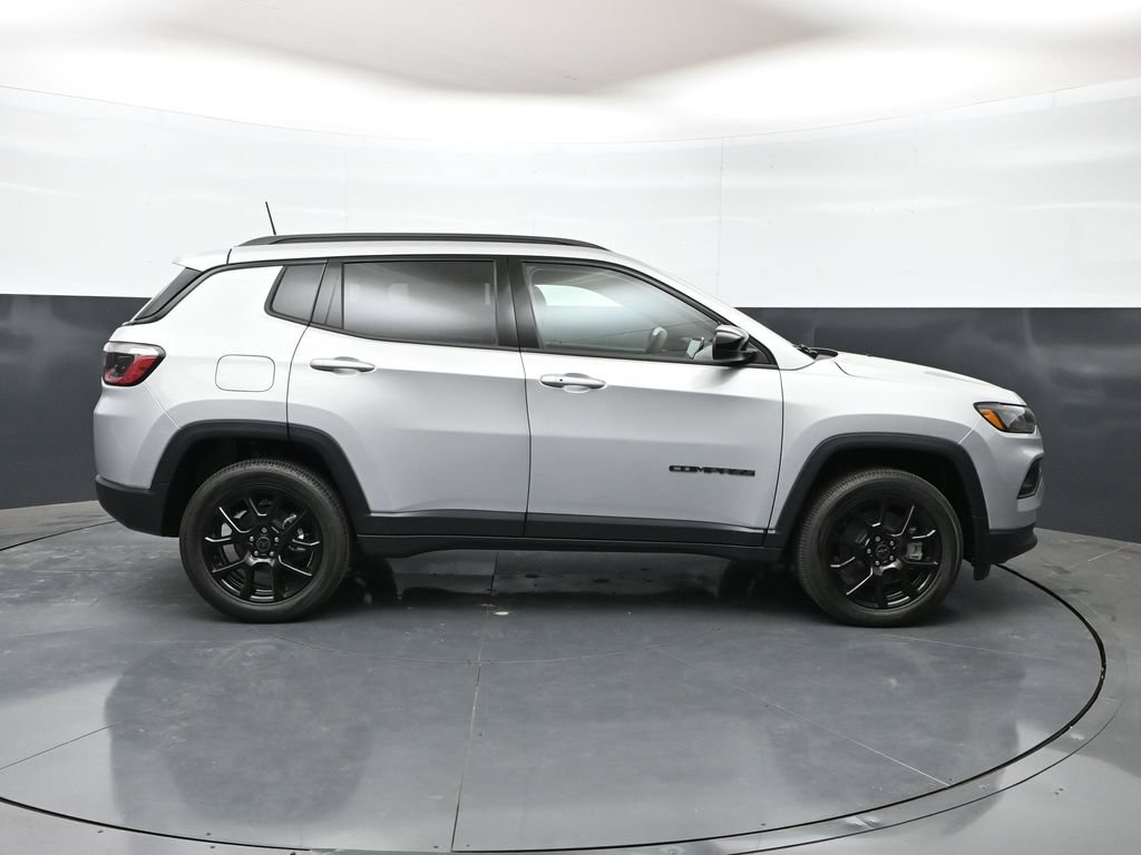 New 2026 Jeep Compass Latitude AWD/4WD image 29