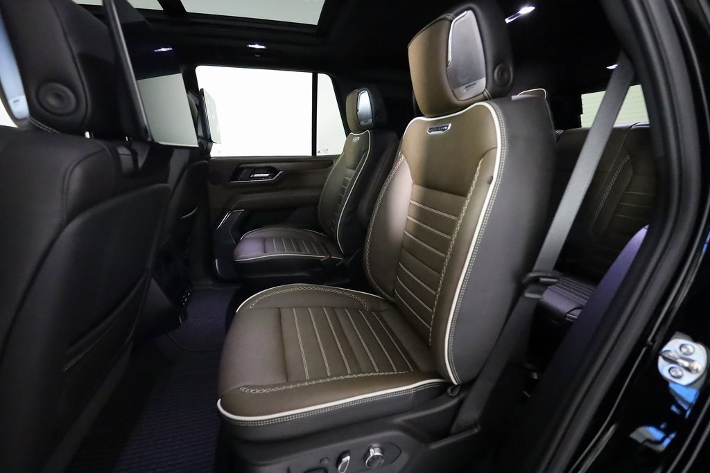 Used 2025 GMC Yukon Denali Ultimate image 16