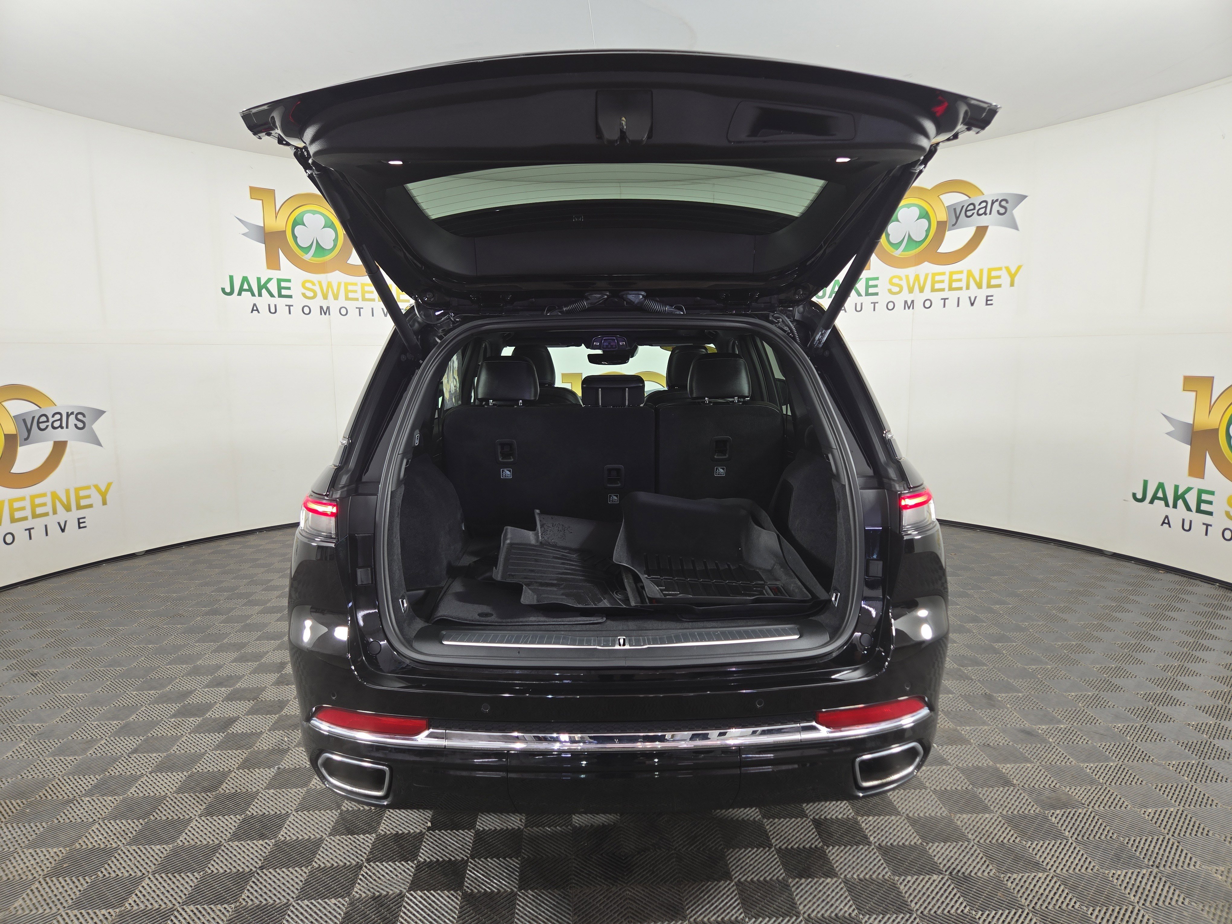 Certified 2025 Jeep Grand Cherokee Overland image 35