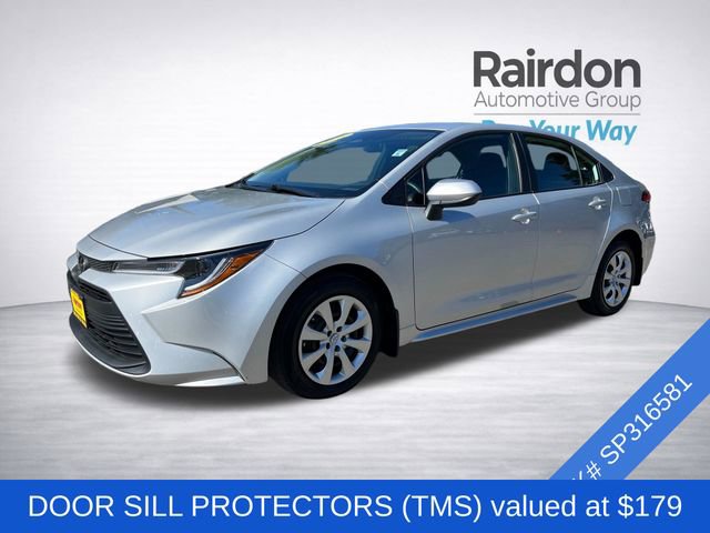 Used 2025 Toyota Corolla LE image 3